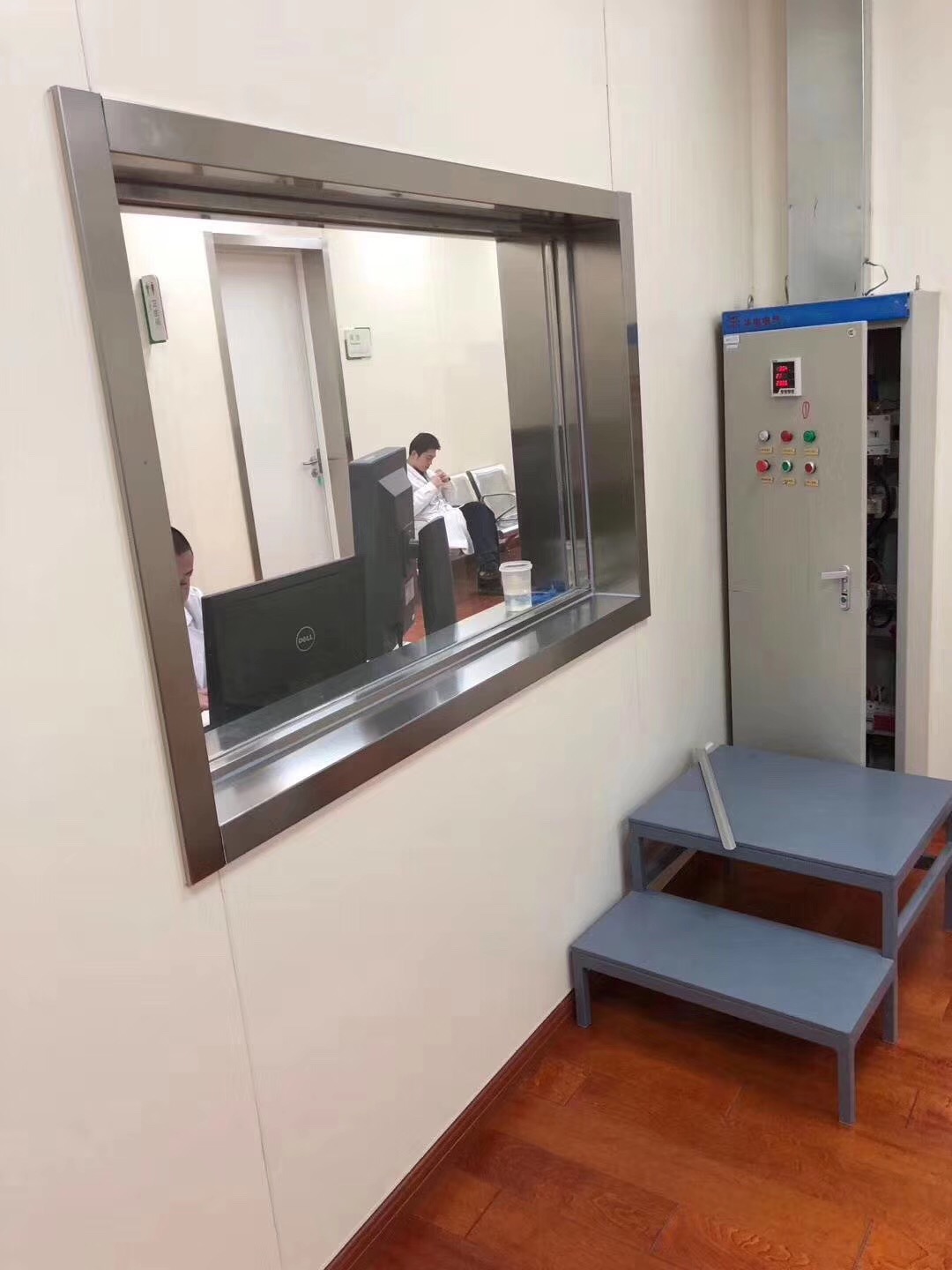 高明防辐射铅玻璃制造工厂
